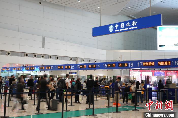 广交会开幕在即 广州各客运口岸“客货两旺”