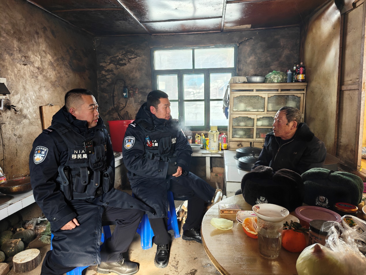 情“警”在线十六载 温暖守护不停歇